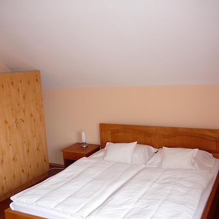 Ciklamen Apartman Gyenesdiás Exterior photo